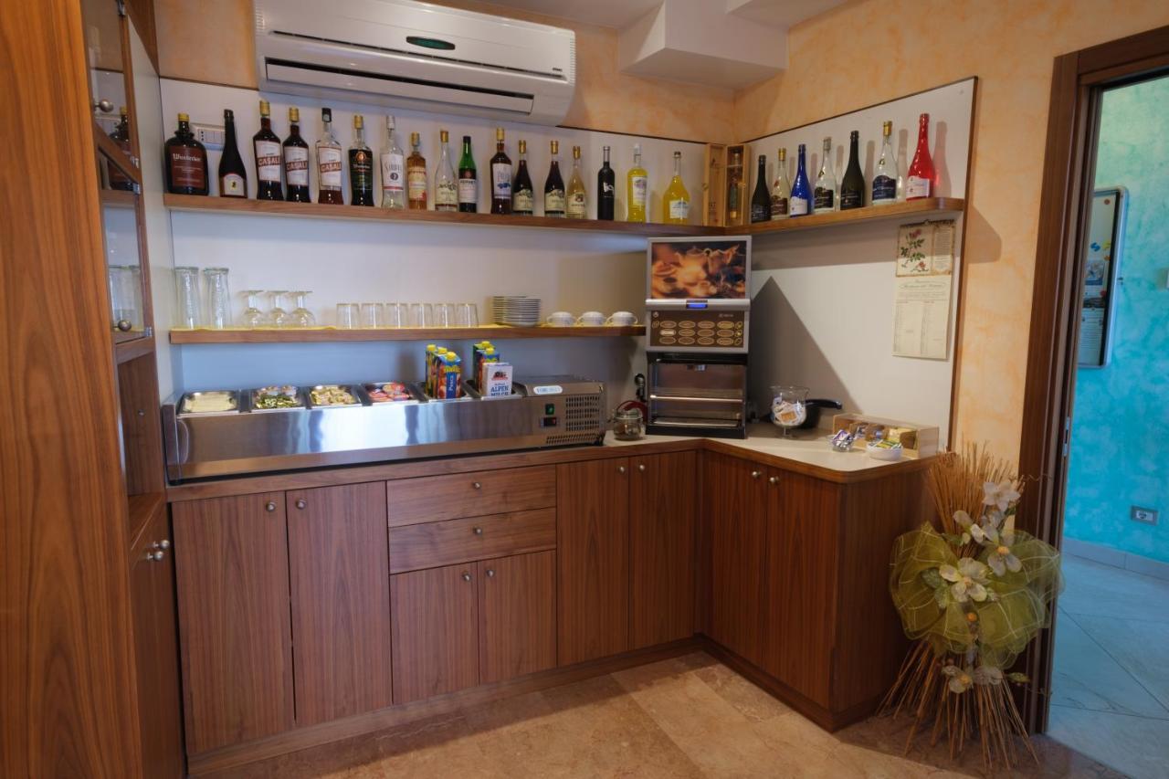 Casa Vacanza - Casa Del Padre Nascimbeni Torri Del Benaco Exterior foto